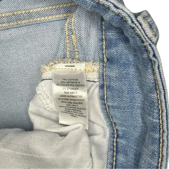 St. John’s Bay Light Blue Denim Bermuda Shorts - Picture 4 of 8